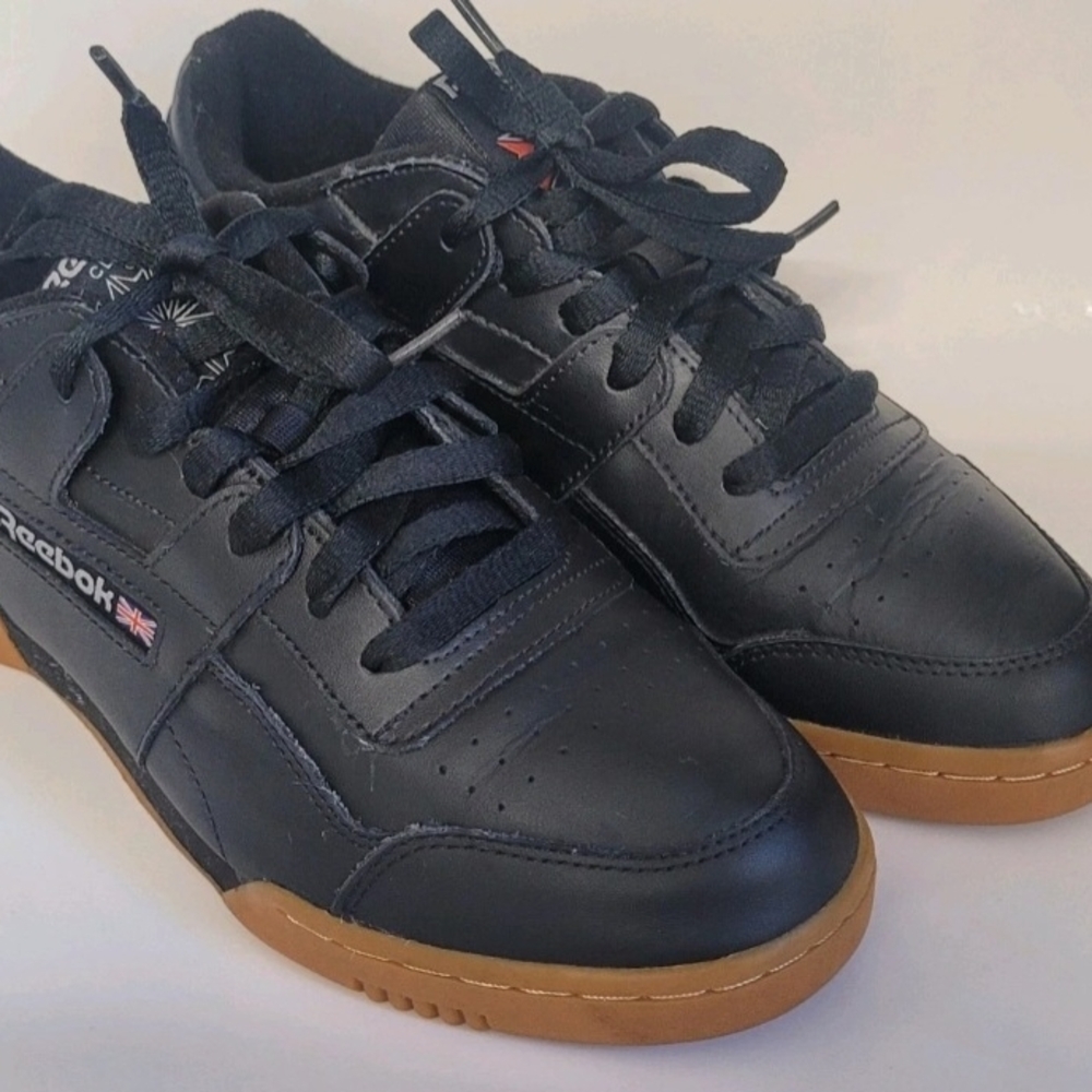 Reebok Classic Sneakers Black/Gum Size 7 1/2. Excellent Condition